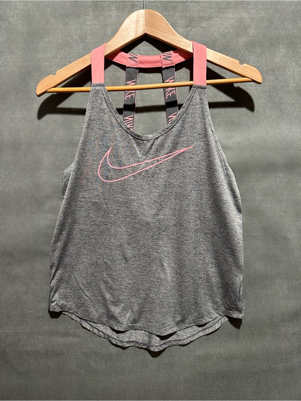 Nike Dri-FIT Elastika Keyhole Back Tank Top Gray Pink Medium 938899-021